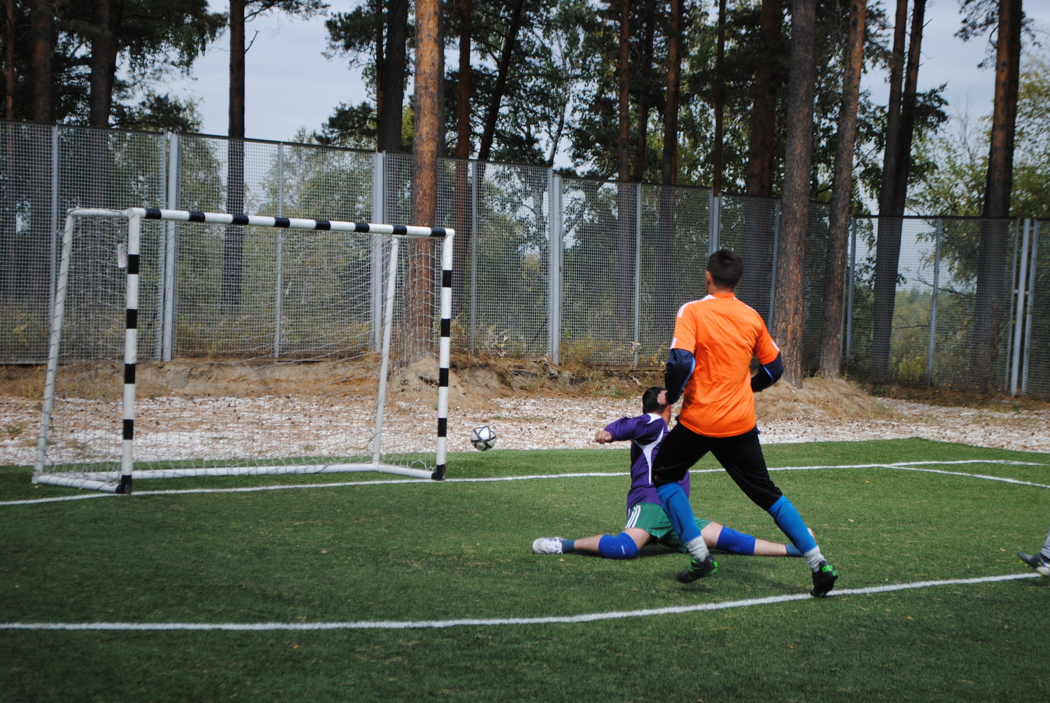 Из серии шпагатов вратаря команды Живой Ермак