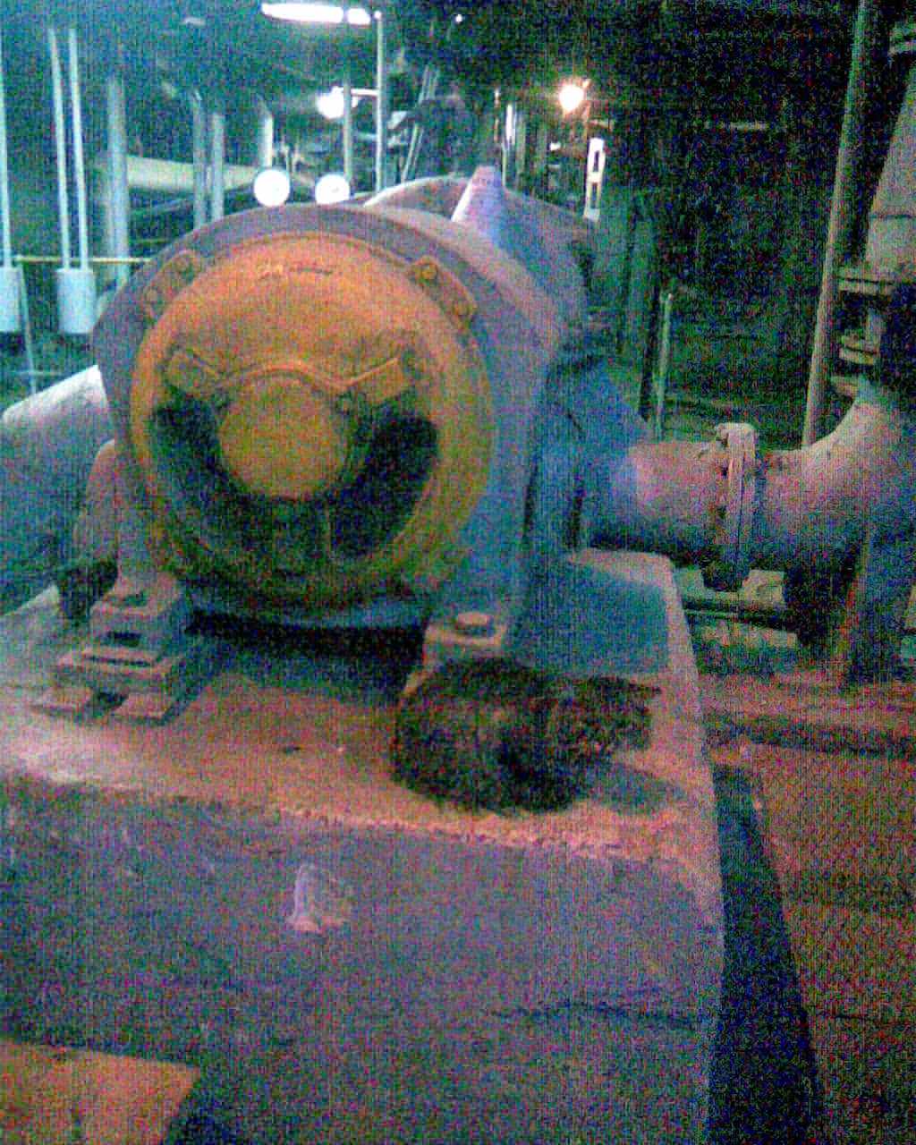 понедельник,утро,дежурный слесарь на посту)))