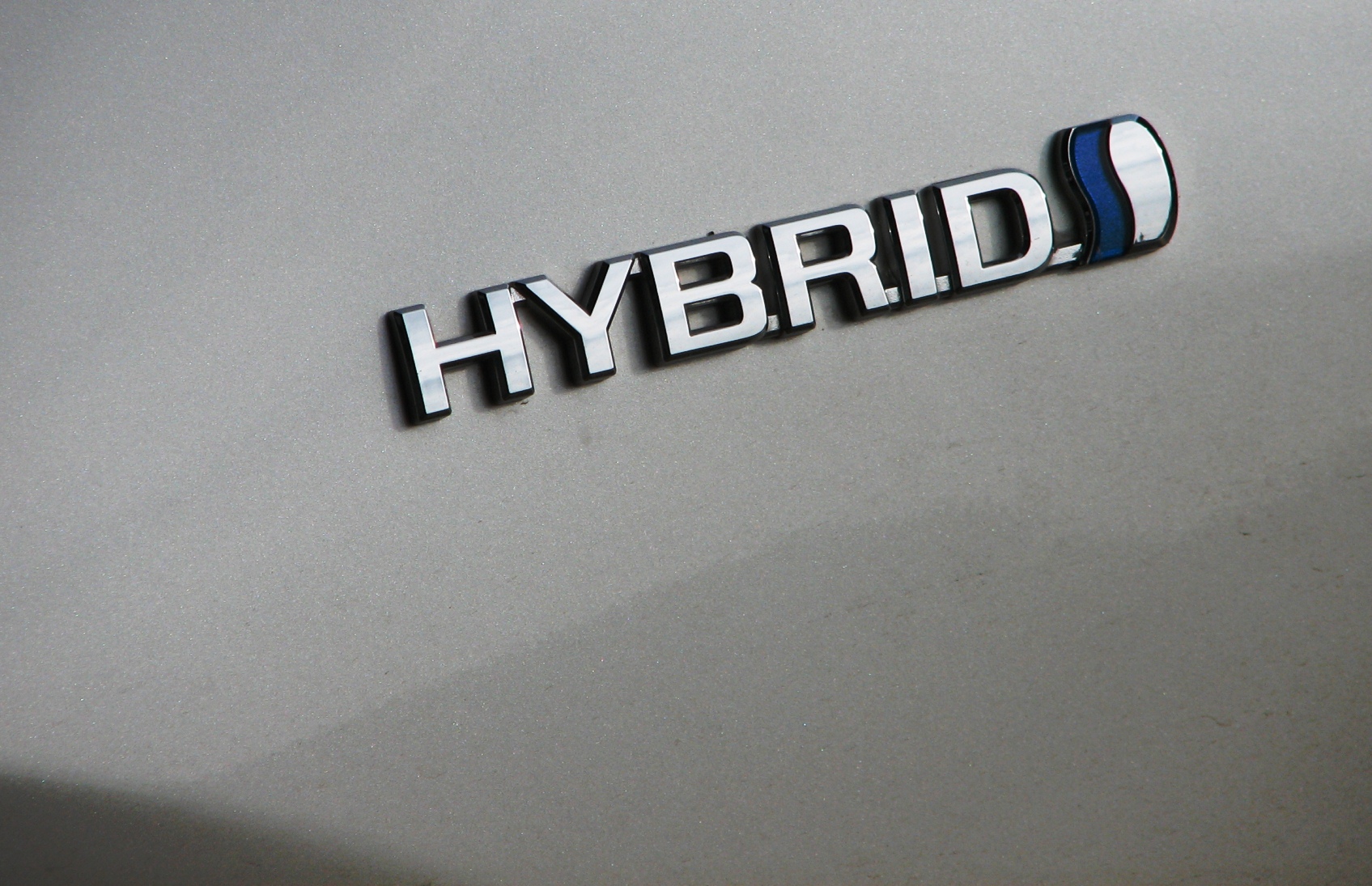 Новая гибридная Камри