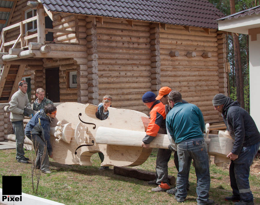 Скрипка: 4 струны и 8 носильщиков