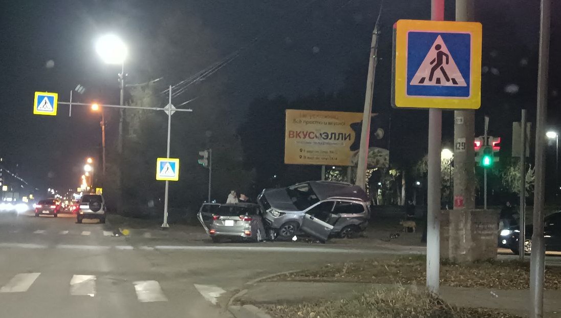 ДТП на перекрестке Коминтерна и Блудова