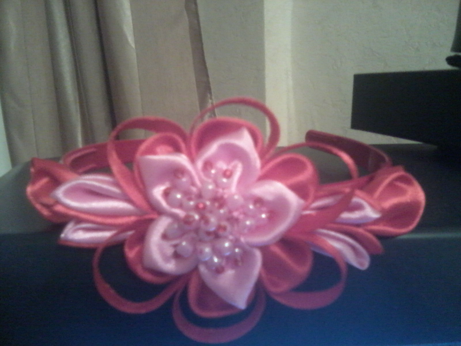 ободок 80 руб. диаметр цветка 6-7 см.