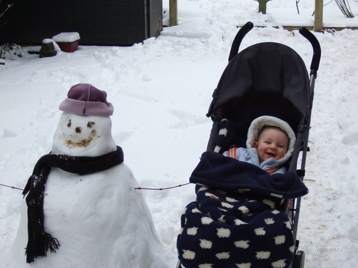 Снеговик-нянька 