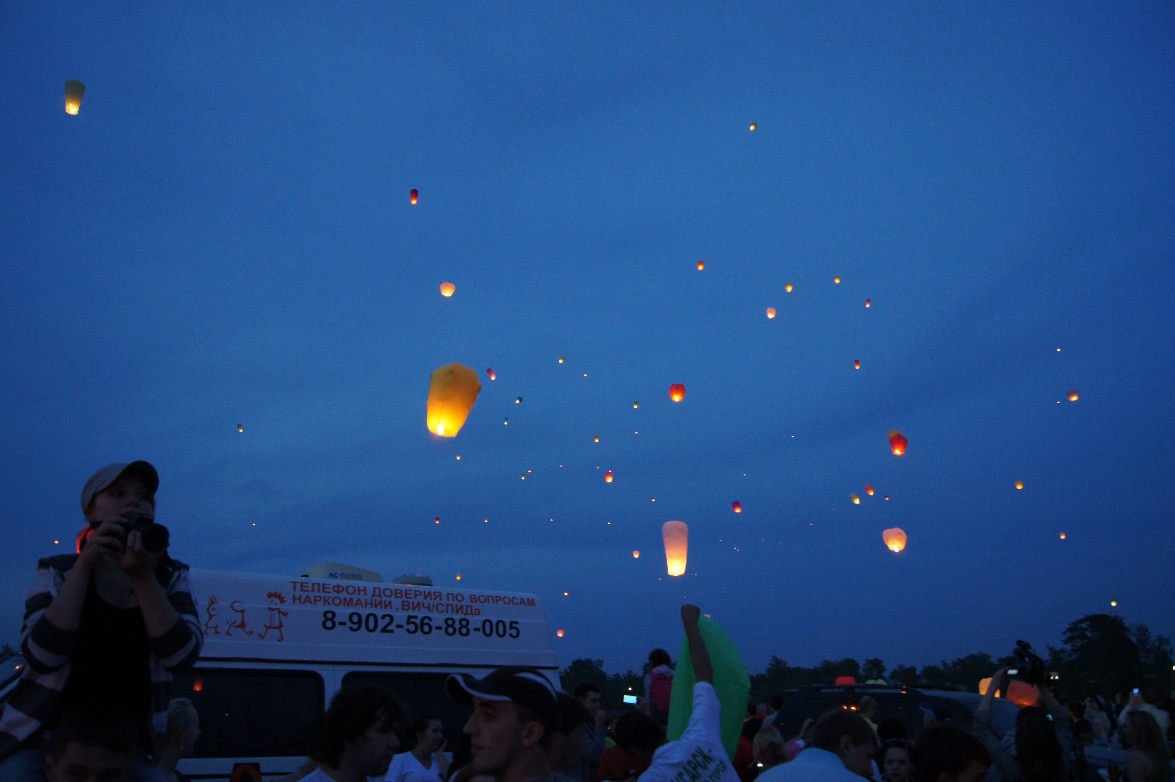 ЗапускФонариков-26