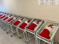 Новогодние подарки. УРА!!!: В российском роддоме родители получают детей в виде Дедов Морозов!