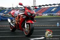 Honda CBR 919 RR: 1-е место в категории "Мотоцикл".