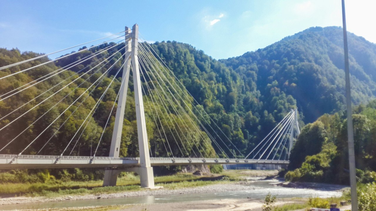 Дорога Адлер - Красная Поляна. Вантовый мост.