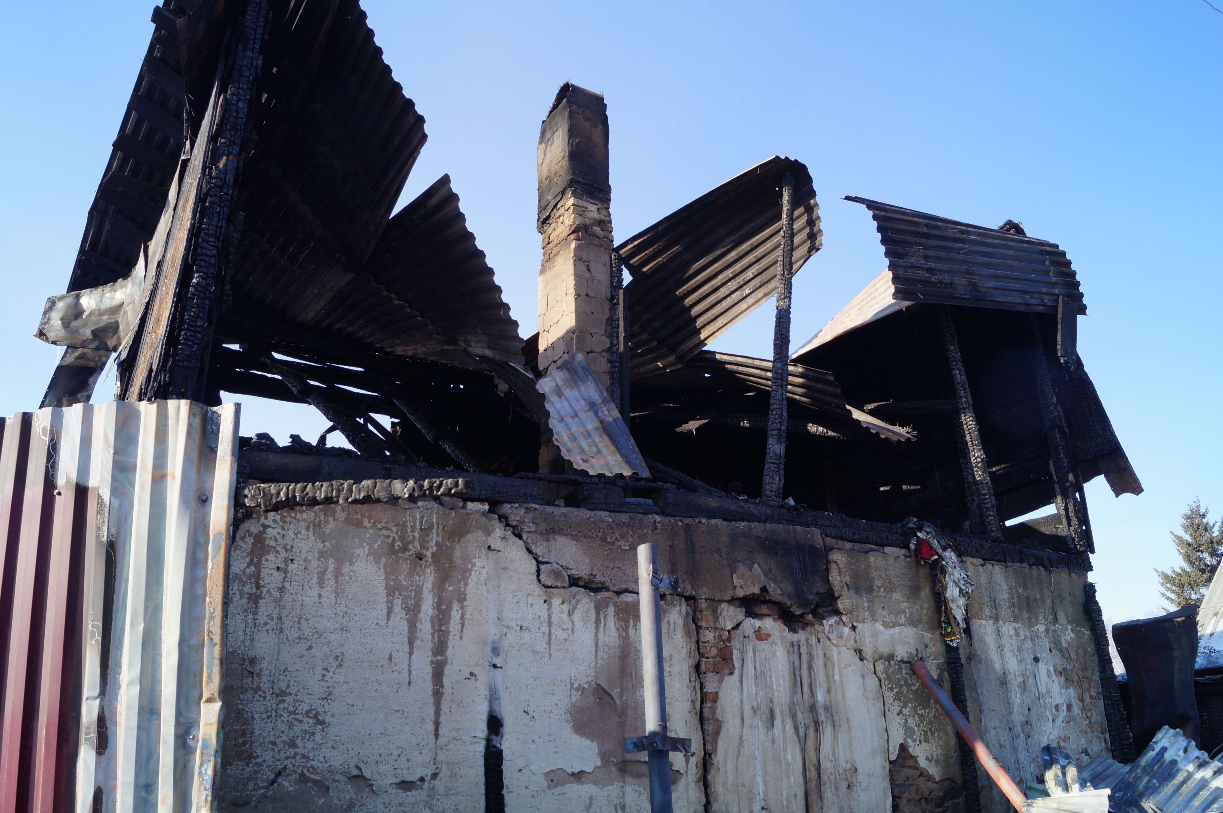  дачный дом в СНТ "Расцвет", сгоревший 10 марта 2014