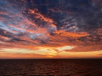 Закат с борта корабля в Балтийском море.