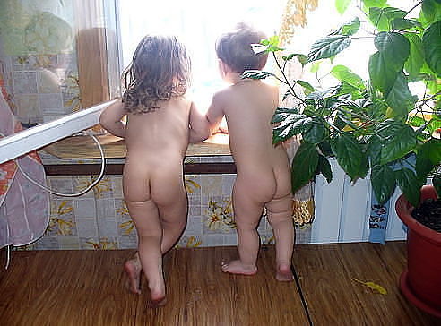 Раз мы в такой ситуации, то ты просто обязан на мне жениться!))