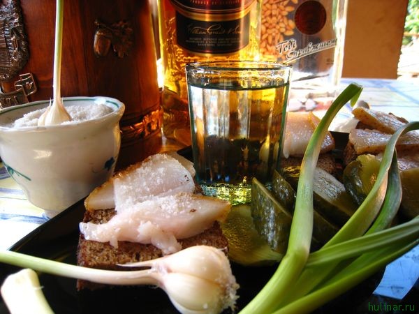 со своим обедом))