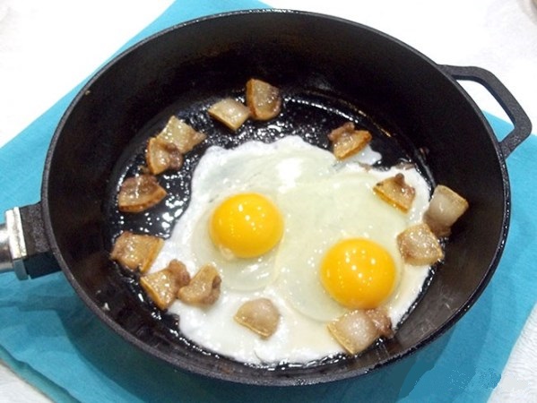 яйичнеца)))))))