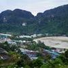 справа бухта Ло-Далум, из которой убежала вода