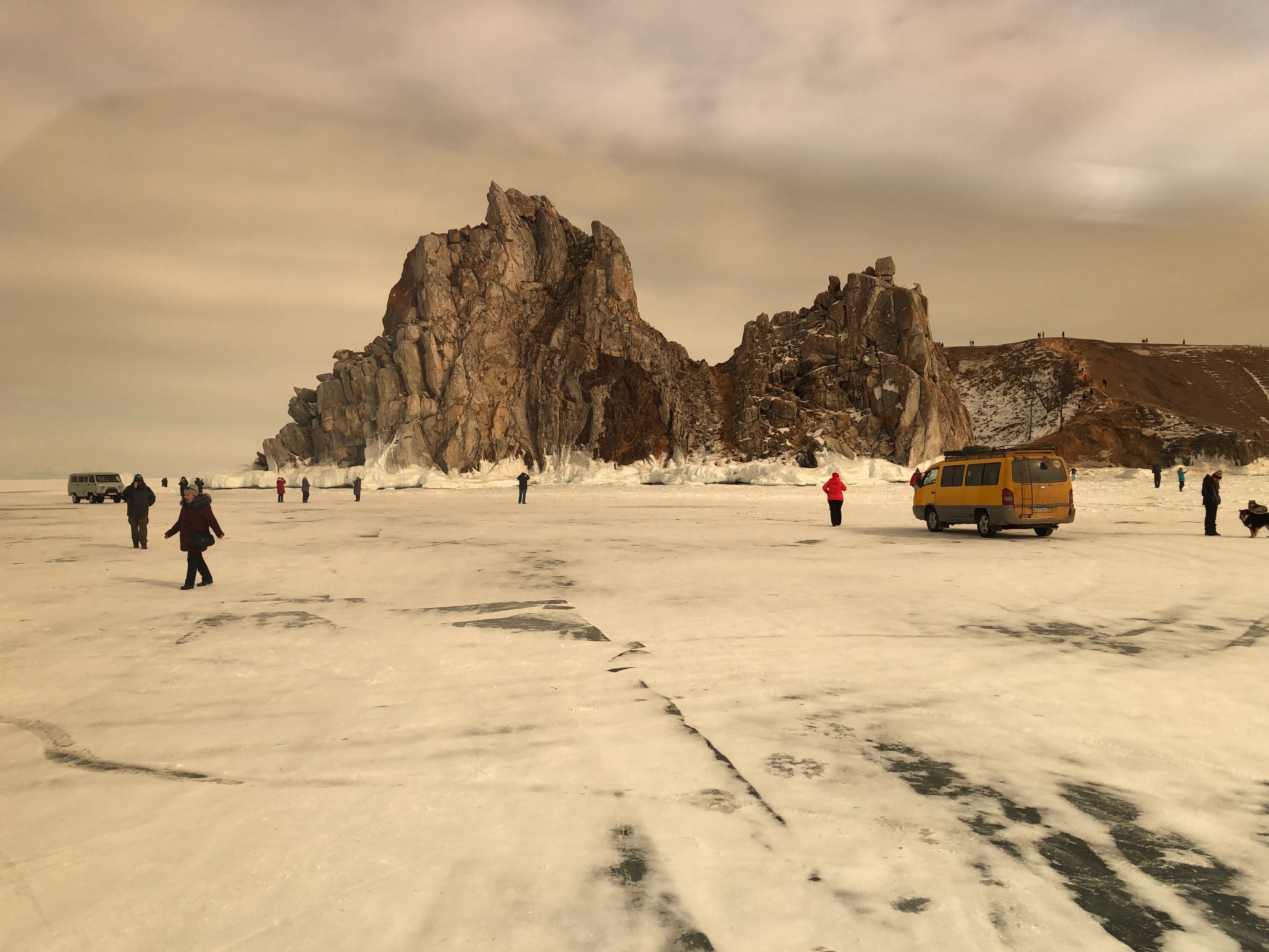 В уединении...