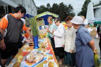 На ярмарке «Хлеб – всему голова» было представлено более 200 сортов хлеба и хлебобулочных изделий На ярмарке «Хлеб – всему голова» было представлено более 200 сортов хлеба и хлебобулочных изделий