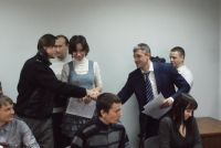 Заместитель главы города  Дмитрий Чернышов вручил свидетельства на покупку квартир по жилищным программам 107 молодым семьям