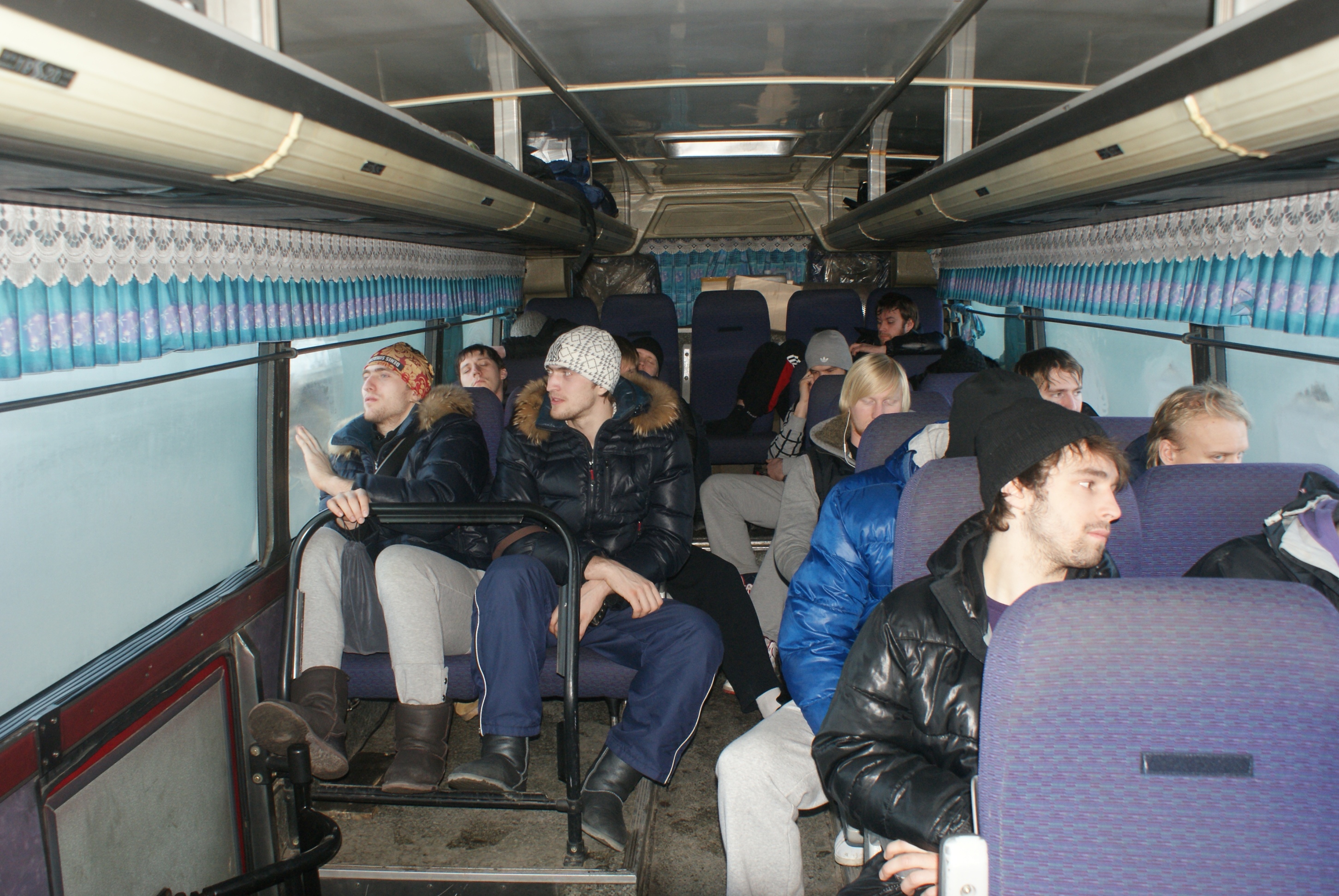 В автобусе по дороге из Иркутска в Ангарск. Март 2011