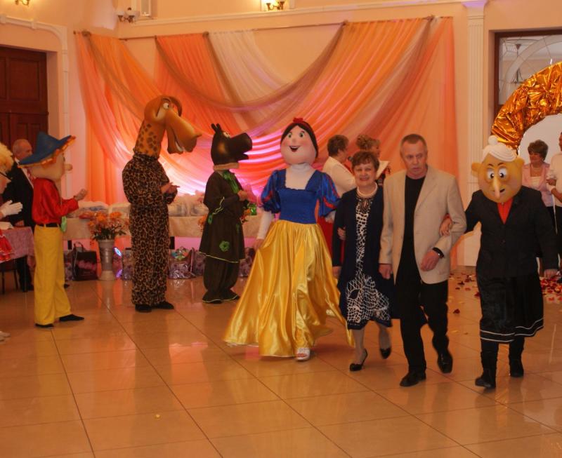 В Ангарске состоялся праздник "Золотые нити любви"