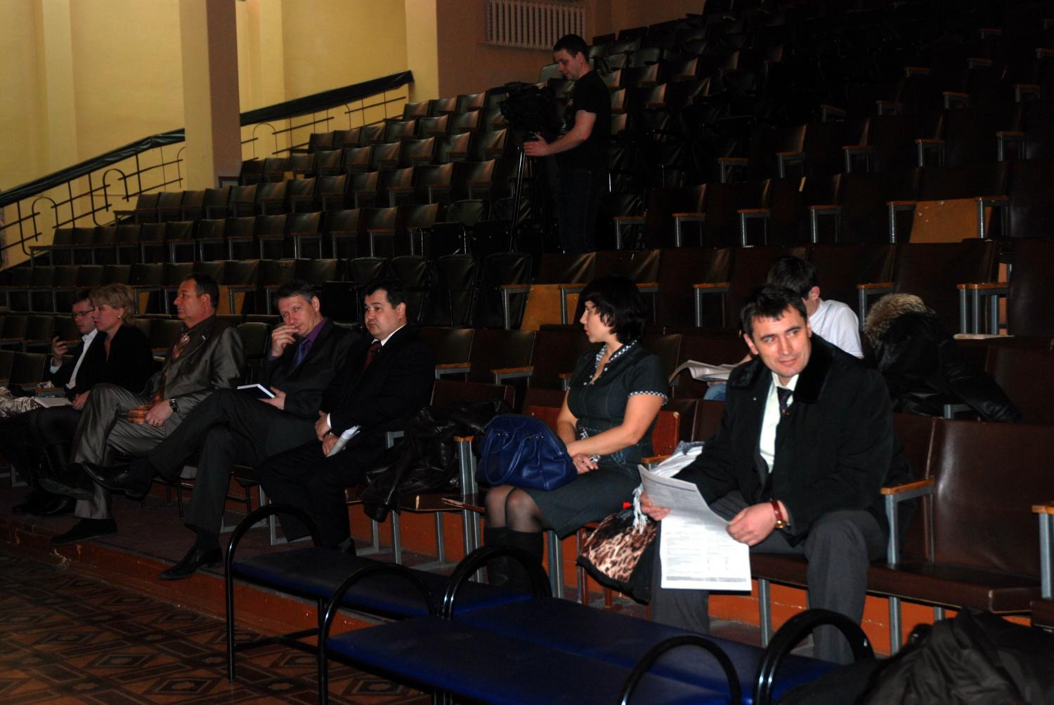 На публичных слушаниях, состоявшихся 6 марта, был представлен проект  "О внесении изменений и дополнений в Устав АМО" 