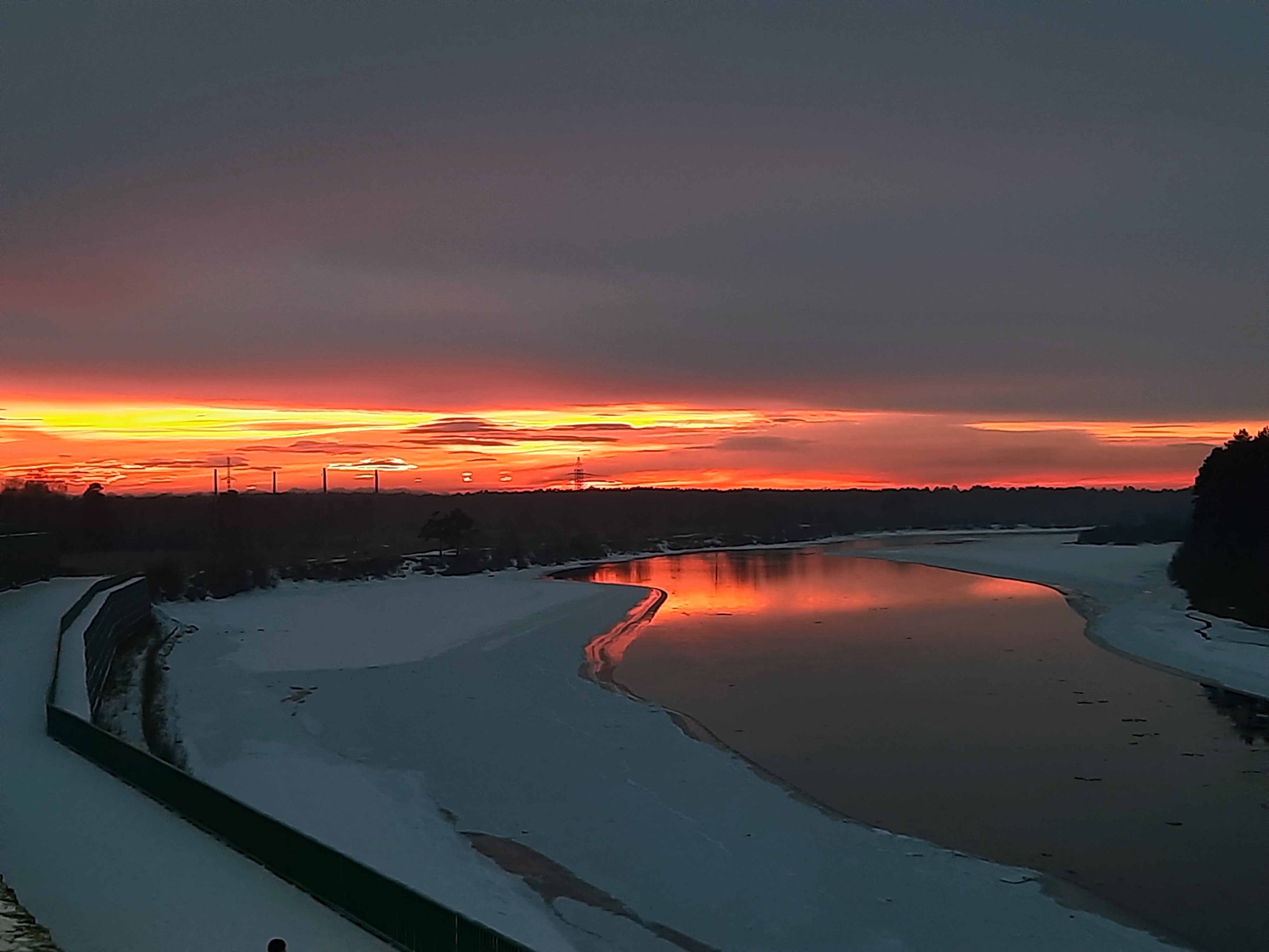 Первозимний закат в городе А