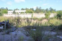 Здесь должно было быть спорт-кафе. Хорошее, уютное... Оказалось, что не надо. Яма лучше?