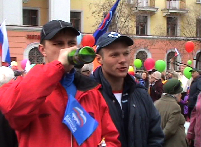 крепкой рукой надежно удерживать завоевания демократии!!! 