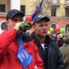 крепкой рукой надежно удерживать завоевания демократии!!! 