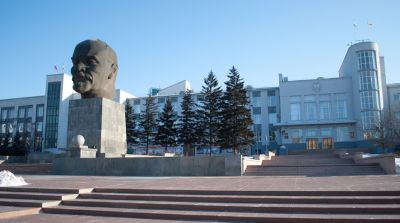 Смотрит в светлое будущее