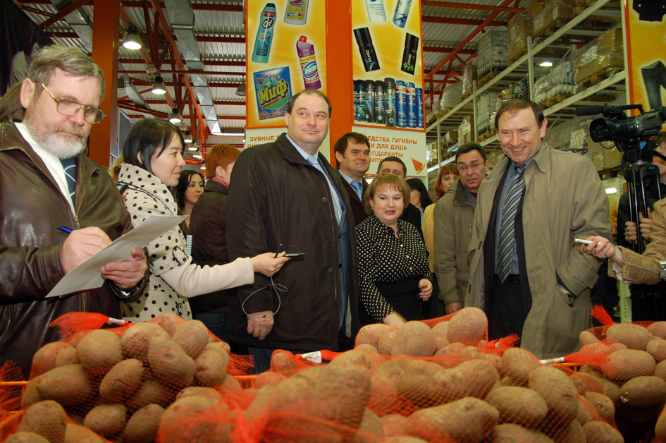 Ценами в «Апельсине» губернатор был приятно удивлен