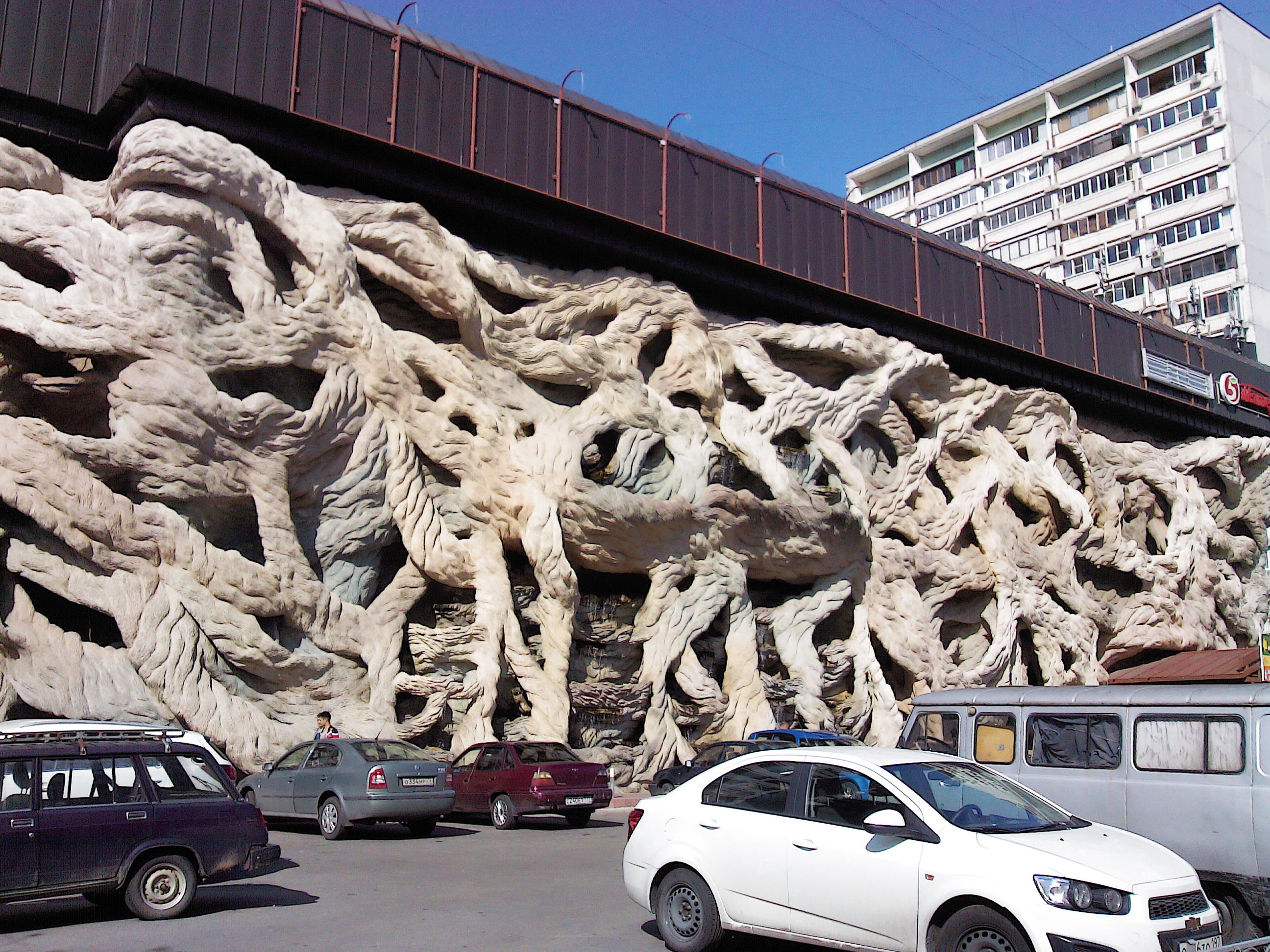 фасад типа водопад