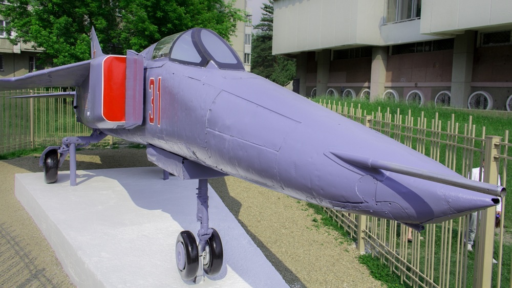 Самолет МиГ-23Б