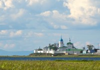 Спасо-Преображенский Посольский мужской монастырь: Снято с расстояния 2 км.