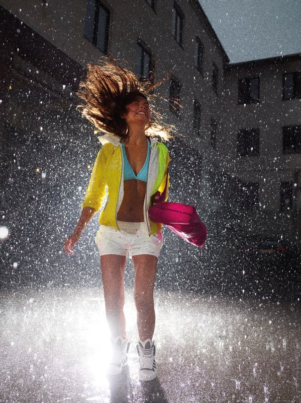 Очередная брюнетка )))))