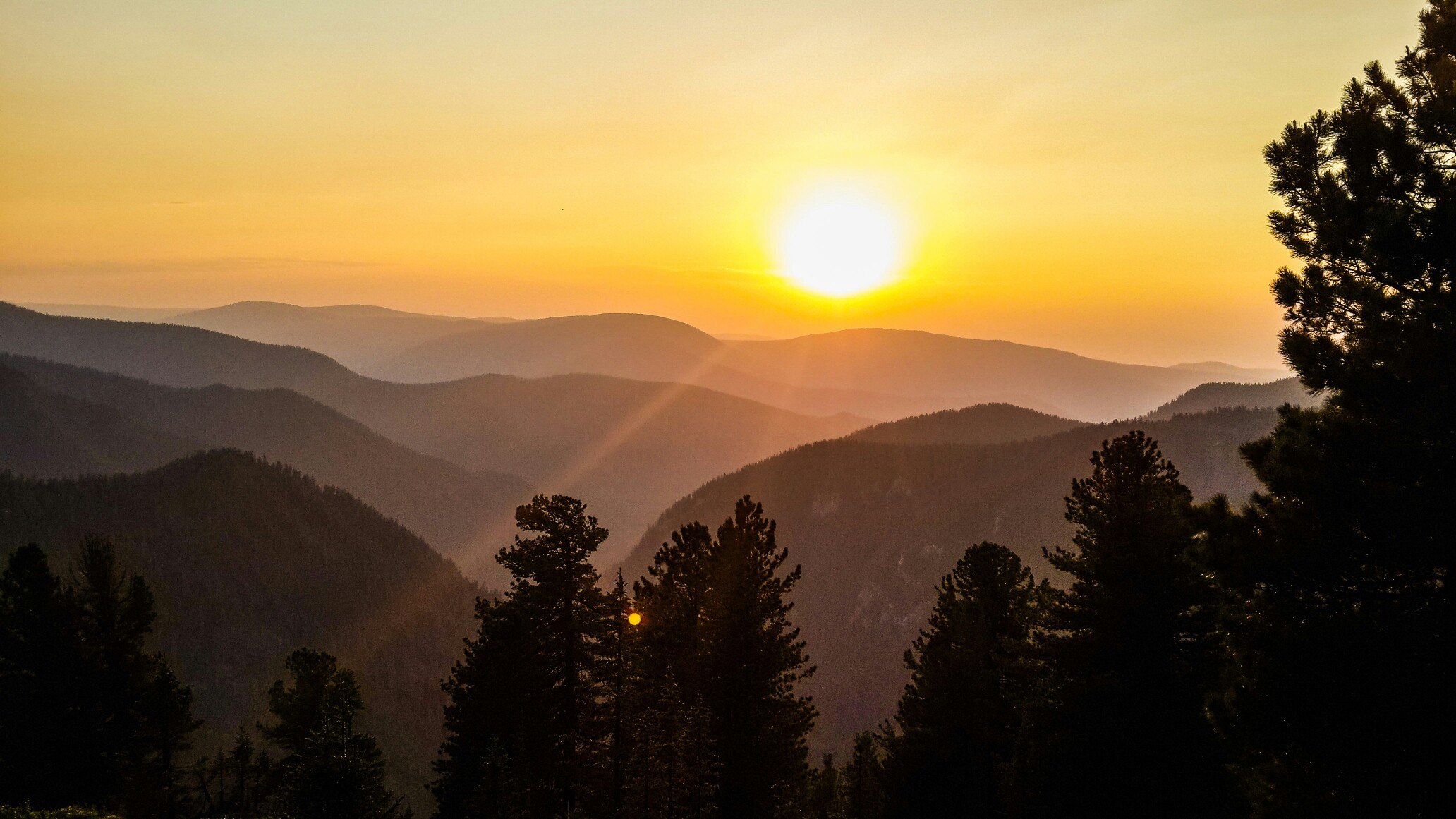 солнце уходит на запад...