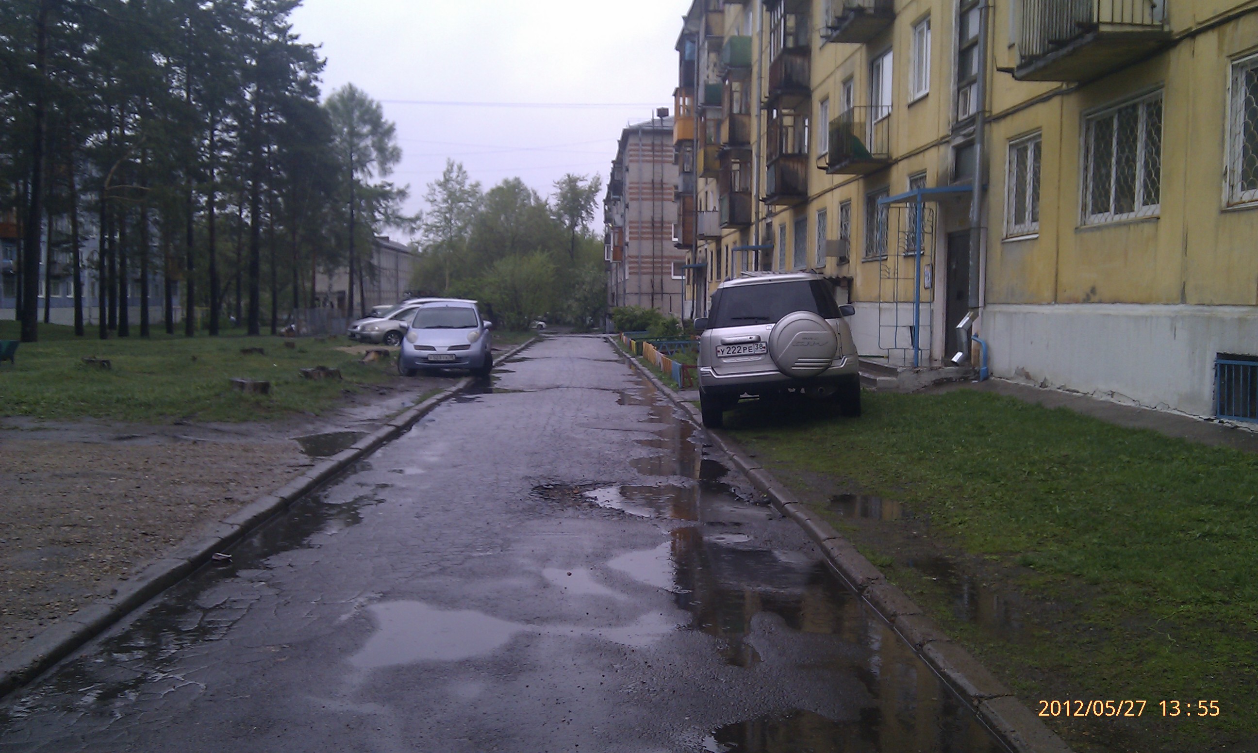 Авто на газонах)))))