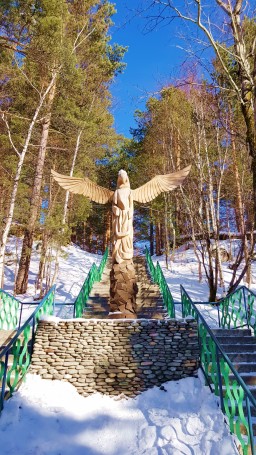 Аршан статуя с крыльями)))))