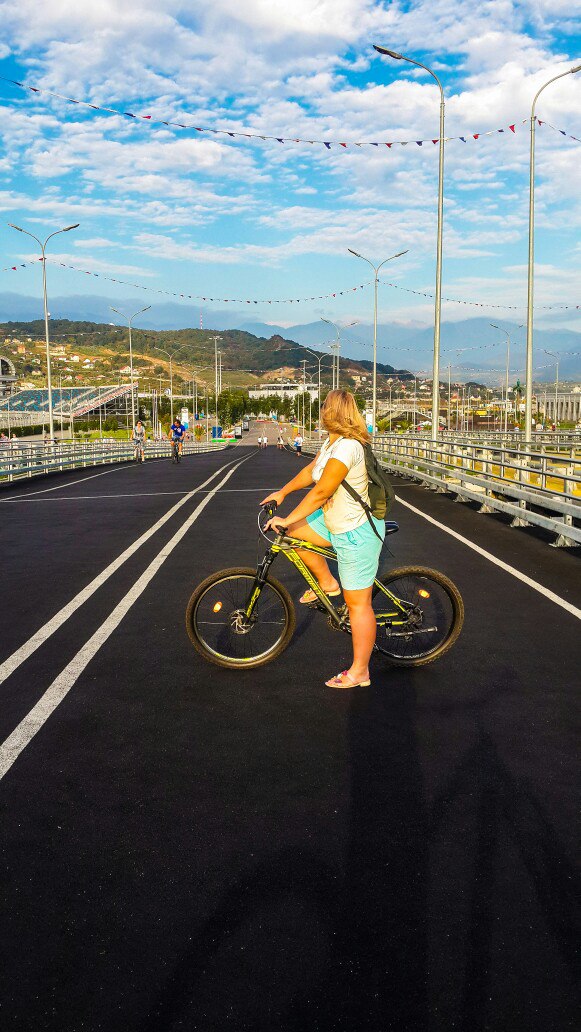 Олимпийский  парк - мост Африки - всего 5 мостов, каждый в цвет континентов (колец)