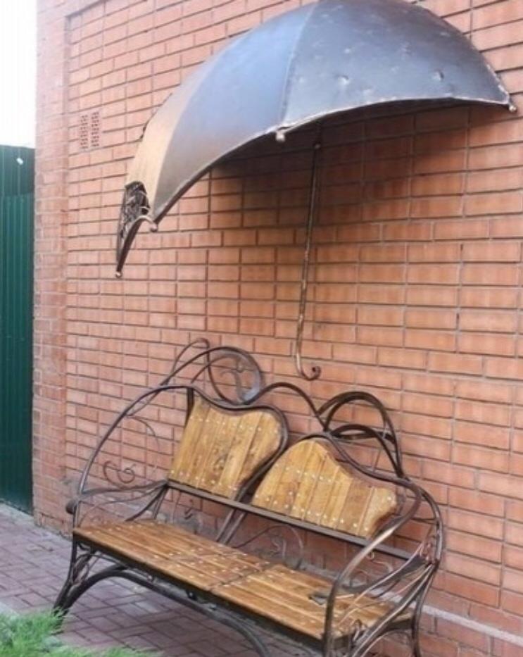 лавочка и зонт 