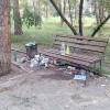 Парк 10-летия Ангарска: урна у скамейки