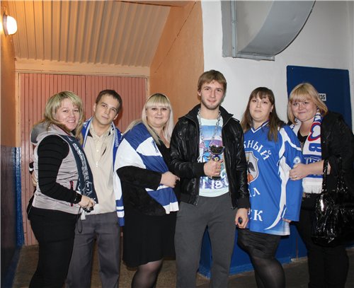 Орки награждают хоккеистов