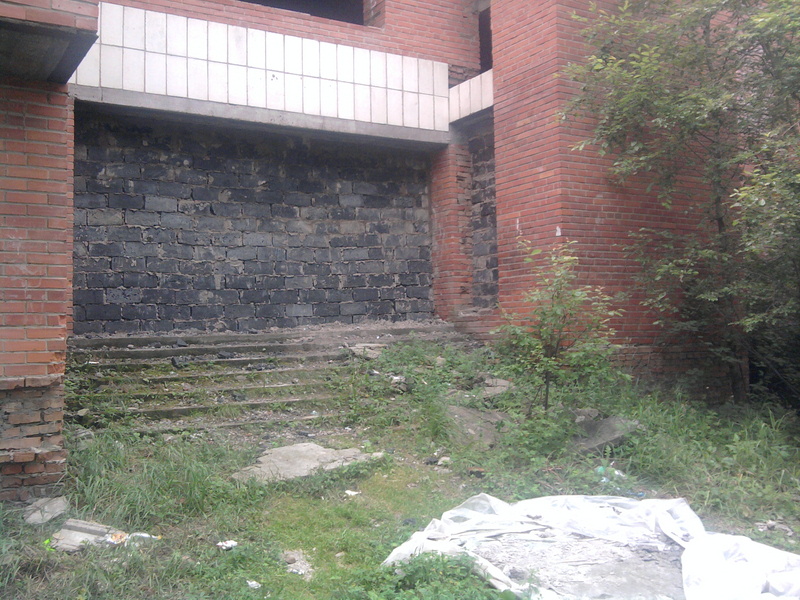 Центральный вход:)