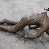 Норвегия. Город Берген. Парковая скульптура. Памятник, призывающий не падать духом. И тем, кто поддерживает в трудную минуту. Норвегия. Город Берген. Парковая скульптура. Памятник, призывающий не падать духом. И тем, кто поддерживает в трудную минуту.