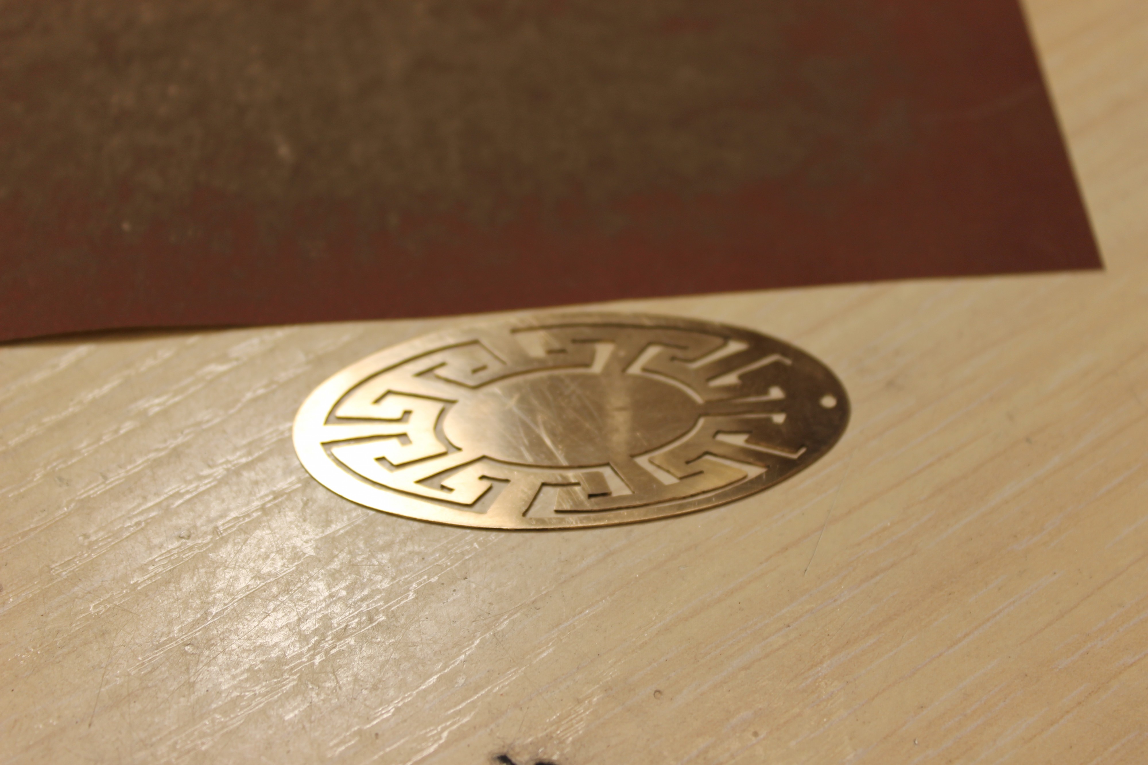 изготовление кулона Меандр