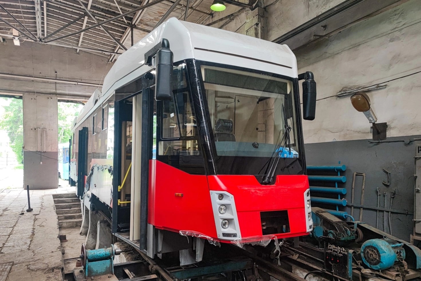 Иркутск купил новый трамвай! Ангарск опять в пролете.