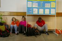 в ожидании рейса спали на карачках