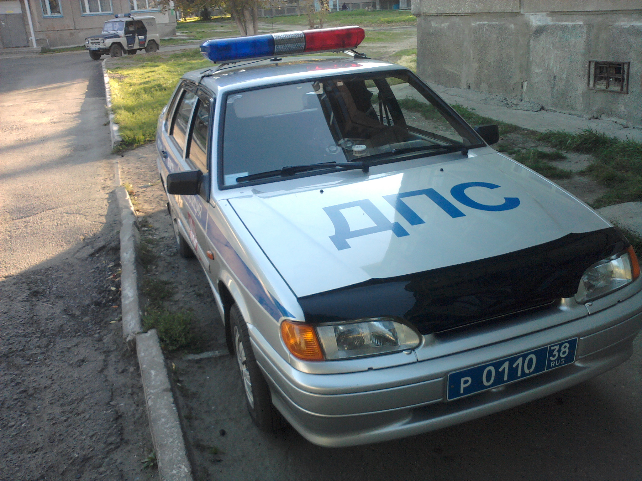 15 микрорайон, а ведь они правило то знают наверное, такой и задавит вследующий раз и скажет что была дорога а не тротуар