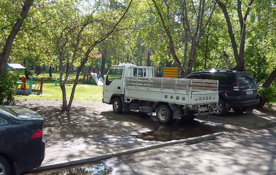 106 квартал, детская площадка у дома №10