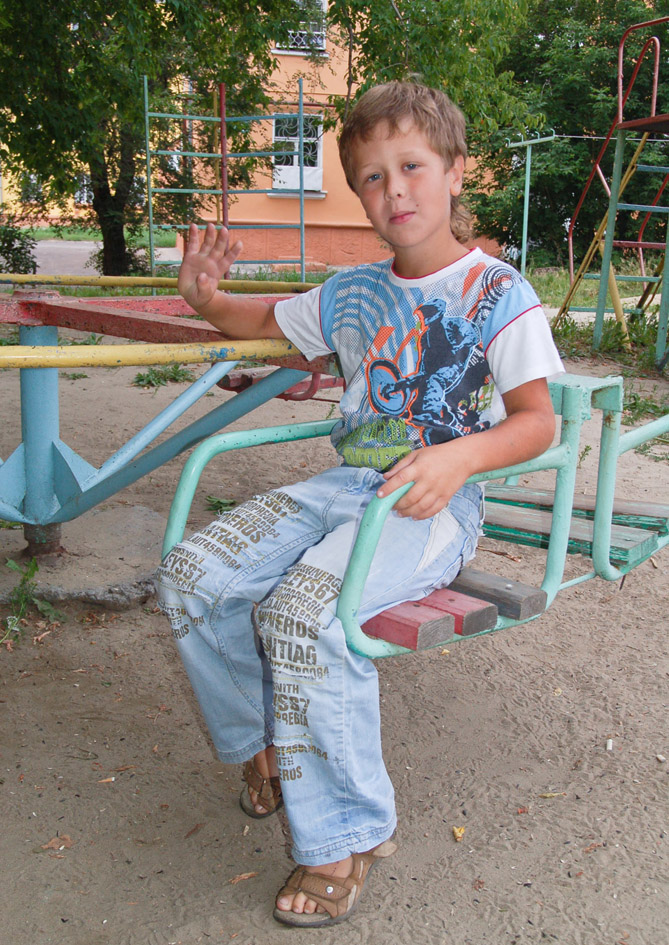 Третьеклассник гимназии №8 Дмитрий Фалилеев. Папа-спасатель может им гордиться.