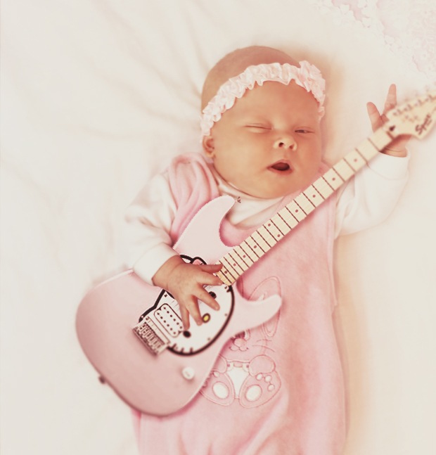 Моя гитористочка.