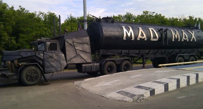 Грузовик mad max, на случай апокалипсиса
